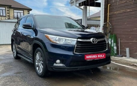 Toyota Highlander III, 2015 год, 3 050 000 рублей, 3 фотография