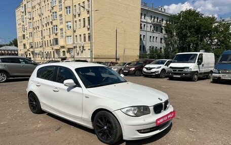 BMW 1 серия, 2010 год, 730 000 рублей, 6 фотография