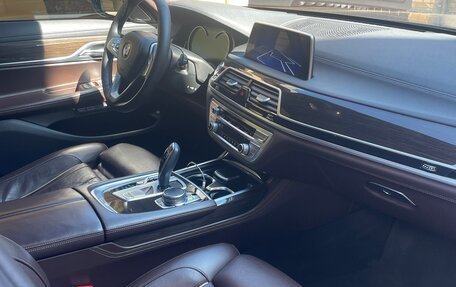 BMW 7 серия, 2016 год, 4 550 000 рублей, 9 фотография
