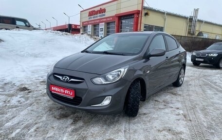 Hyundai Solaris II рестайлинг, 2011 год, 730 000 рублей, 1 фотография