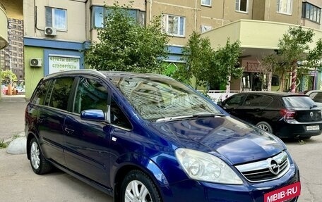 Opel Zafira B, 2008 год, 810 000 рублей, 3 фотография