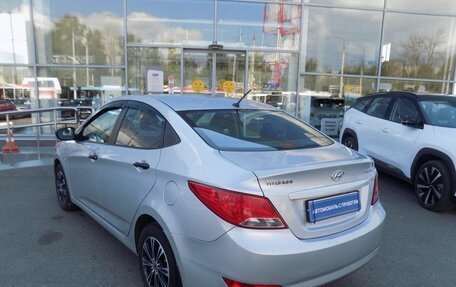 Hyundai Solaris II рестайлинг, 2015 год, 850 000 рублей, 5 фотография