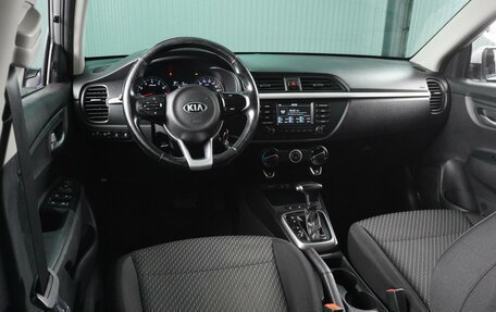 KIA Rio IV, 2017 год, 1 365 000 рублей, 6 фотография