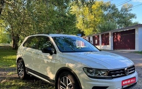 Volkswagen Tiguan II, 2019 год, 2 800 000 рублей, 1 фотография