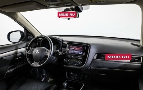 Mitsubishi Outlander III рестайлинг 3, 2018 год, 2 200 000 рублей, 9 фотография