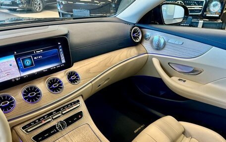 Mercedes-Benz E-Класс, 2019 год, 3 899 000 рублей, 9 фотография