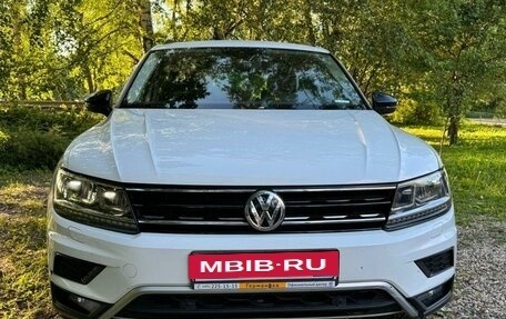 Volkswagen Tiguan II, 2019 год, 2 800 000 рублей, 3 фотография