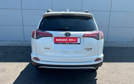 Toyota RAV4, 2018 год, 2 649 000 рублей, 6 фотография