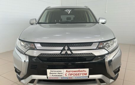 Mitsubishi Outlander III рестайлинг 3, 2020 год, 2 804 000 рублей, 2 фотография