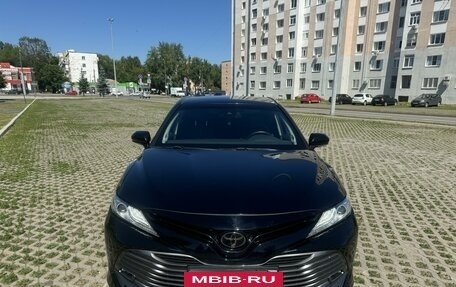 Toyota Camry, 2018 год, 3 400 000 рублей, 2 фотография