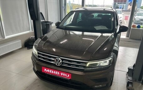 Volkswagen Tiguan II, 2019 год, 2 750 000 рублей, 2 фотография