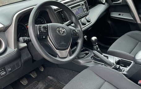 Toyota RAV4, 2017 год, 2 300 000 рублей, 2 фотография