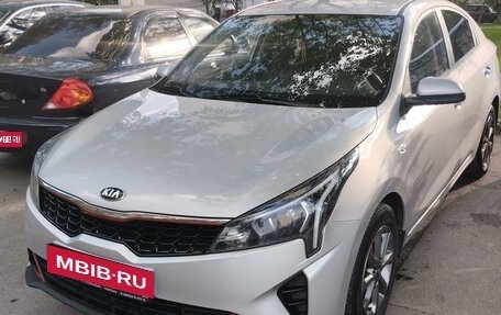 KIA Rio IV, 2021 год, 1 820 000 рублей, 1 фотография