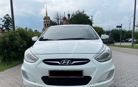 Hyundai Solaris II рестайлинг, 2013 год, 1 150 000 рублей, 2 фотография