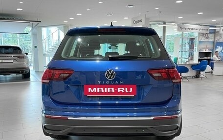 Volkswagen Tiguan II, 2021 год, 2 999 000 рублей, 5 фотография