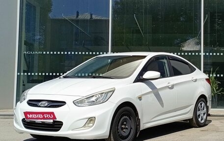 Hyundai Solaris II рестайлинг, 2013 год, 800 000 рублей, 1 фотография