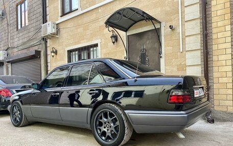 Mercedes-Benz E-Класс, 1993 год, 760 000 рублей, 4 фотография