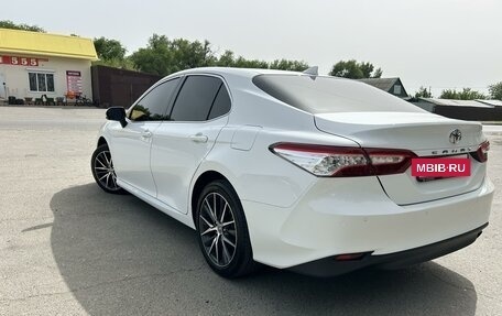 Toyota Camry, 2022 год, 3 950 000 рублей, 10 фотография