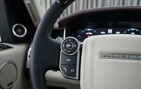 Land Rover Range Rover IV рестайлинг, 2016 год, 5 600 000 рублей, 13 фотография