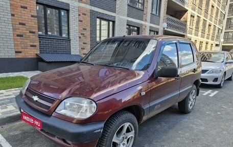 Chevrolet Niva I рестайлинг, 2005 год, 335 000 рублей, 1 фотография