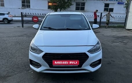 Hyundai Solaris II рестайлинг, 2019 год, 850 000 рублей, 1 фотография