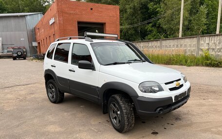 Chevrolet Niva I рестайлинг, 2019 год, 955 000 рублей, 2 фотография