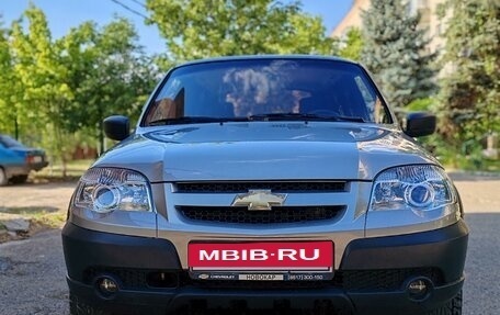 Chevrolet Niva I рестайлинг, 2013 год, 850 000 рублей, 2 фотография