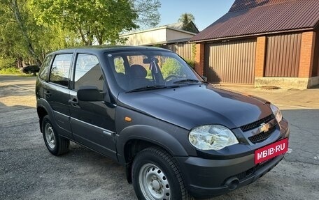 Chevrolet Niva I рестайлинг, 2009 год, 485 000 рублей, 3 фотография