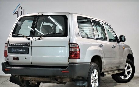 Toyota Land Cruiser 100 рестайлинг 2, 2003 год, 1 799 000 рублей, 2 фотография