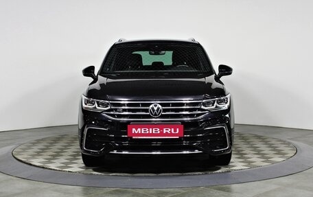 Volkswagen Tiguan II, 2021 год, 4 347 000 рублей, 2 фотография