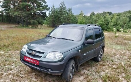 Chevrolet Niva I рестайлинг, 2011 год, 650 000 рублей, 2 фотография