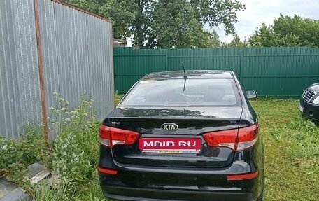 KIA Rio III рестайлинг, 2015 год, 1 050 000 рублей, 2 фотография