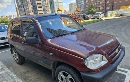 Chevrolet Niva I рестайлинг, 2005 год, 335 000 рублей, 2 фотография