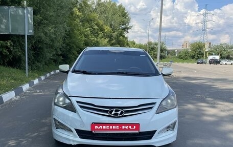 Hyundai Solaris II рестайлинг, 2015 год, 550 000 рублей, 2 фотография