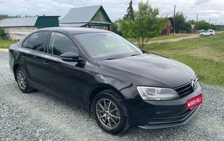 Volkswagen Jetta VI, 2015 год, 1 180 000 рублей, 2 фотография