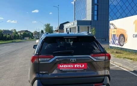 Toyota RAV4, 2020 год, 3 550 000 рублей, 2 фотография