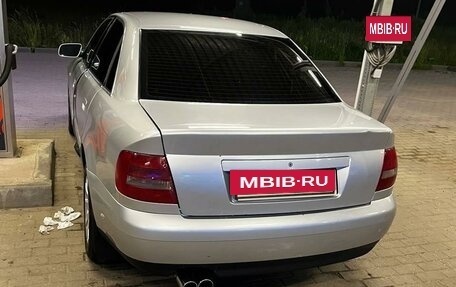 Audi A4, 2000 год, 305 000 рублей, 4 фотография