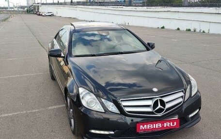 Mercedes-Benz E-Класс, 2013 год, 2 450 000 рублей, 2 фотография