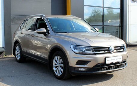 Volkswagen Tiguan II, 2018 год, 2 005 000 рублей, 3 фотография