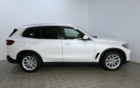 BMW X5, 2019 год, 6 197 000 рублей, 4 фотография