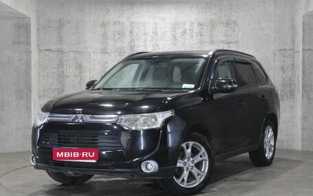 Mitsubishi Outlander III рестайлинг 3, 2013 год, 1 395 000 рублей, 1 фотография