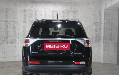 Mitsubishi Outlander III рестайлинг 3, 2013 год, 1 395 000 рублей, 7 фотография