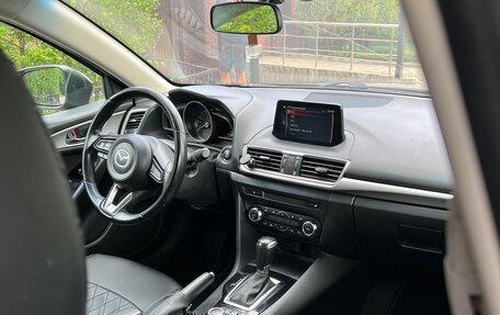 Mazda 3, 2017 год, 1 870 000 рублей, 12 фотография