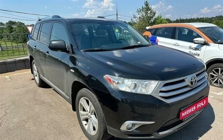 Toyota Highlander III, 2011 год, 2 249 000 рублей, 2 фотография