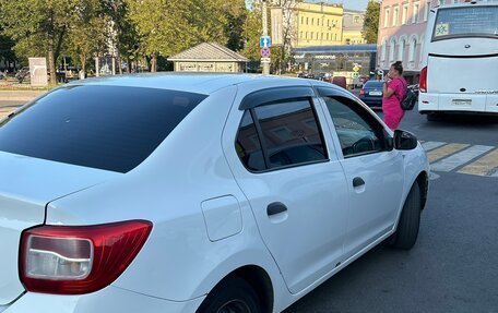 Renault Logan II, 2018 год, 560 000 рублей, 4 фотография