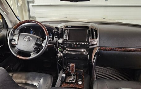 Toyota Land Cruiser 200, 2013 год, 5 090 000 рублей, 13 фотография