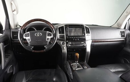 Toyota Land Cruiser 200, 2012 год, 3 794 000 рублей, 6 фотография