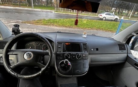 Volkswagen Multivan T5, 2004 год, 1 600 000 рублей, 8 фотография