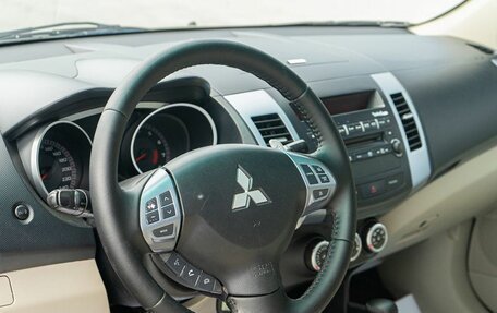 Mitsubishi Outlander III рестайлинг 3, 2007 год, 1 300 000 рублей, 19 фотография