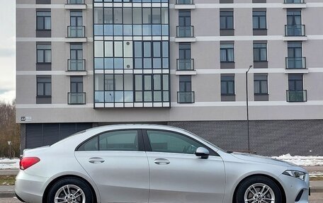 Mercedes-Benz A-Класс, 2019 год, 2 800 000 рублей, 4 фотография